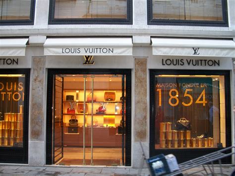 sede louis vuitton|louis vuitton italy official website.